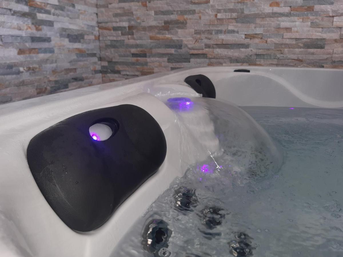 Adorelys Sejour Bien Etre - Spa Et Massage Saint-Cassien  外观 照片