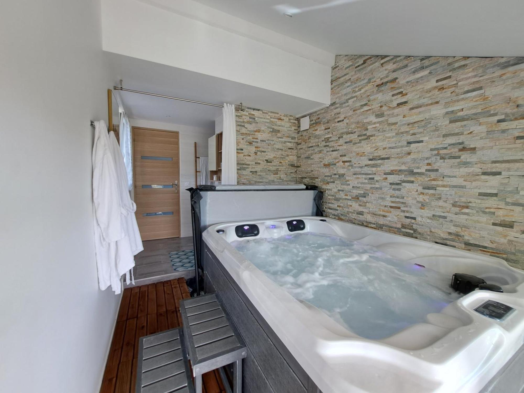 Adorelys Sejour Bien Etre - Spa Et Massage Saint-Cassien  外观 照片