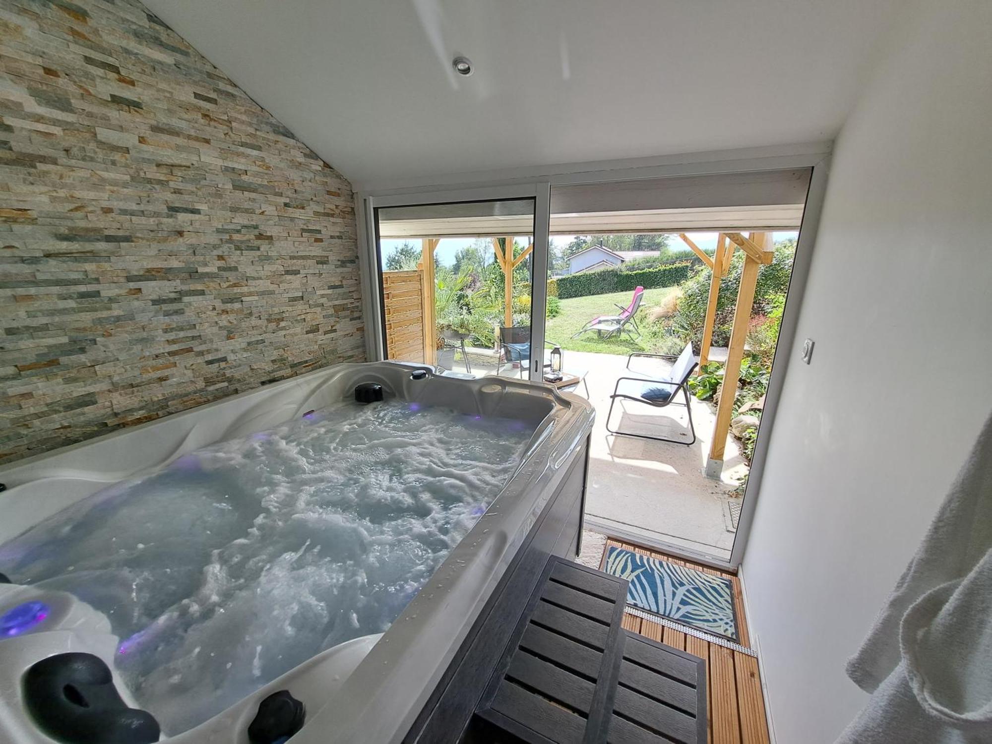 Adorelys Sejour Bien Etre - Spa Et Massage Saint-Cassien  外观 照片
